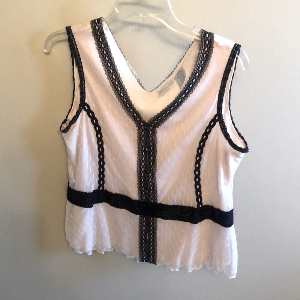 Worthington, beige and black lace top, size petite XL, but fits like a large